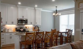 5805 SW Macasin Ave, Bentonville, AR 72713