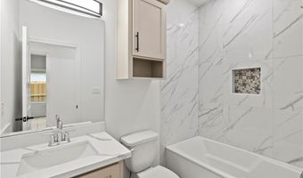 921 Brooks Dr, Alton, TX 78573