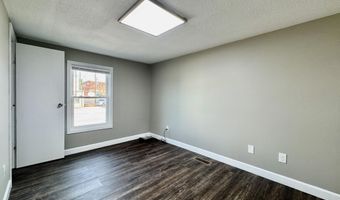 4 Green St, Athens, TN 37303
