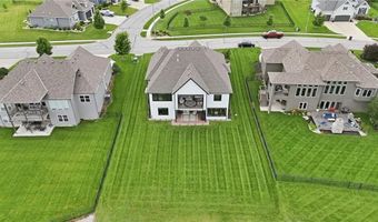 4261 Lakeshore Dr, Basehor, KS 66007