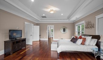 9715 SINGLETON Dr, Bethesda, MD 20817