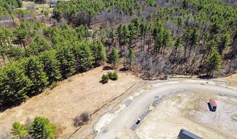 112 Fieldstone Dr, Augusta, ME 04330