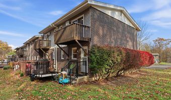 40 Woodridge Dr 40, Cheshire, CT 06410