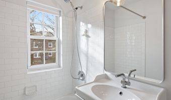 1744 N RHODES St 310, Arlington, VA 22201