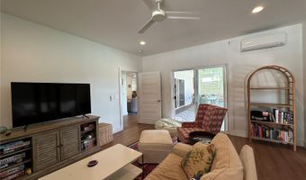 5872 Haleola St, Honolulu, HI 96821