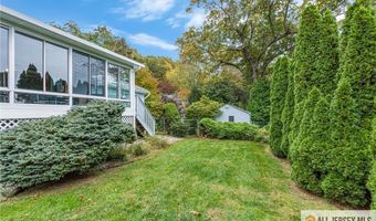 608 Raritan Ave, Atlantic Highlands, NJ 07716