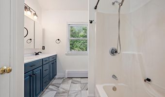 54 Trillium Trl, Bangor, ME 04401