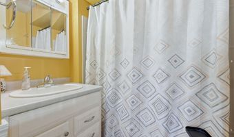 2948 E Skinner Lake N Dr, Albion, IN 46701