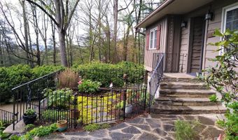 242 Birch Ln, Arden, NC 28704