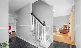 9 Rhodes St, Billerica, MA 01821