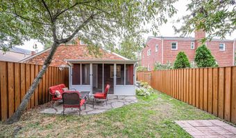 706 W GLEBE Rd, Alexandria, VA 22305