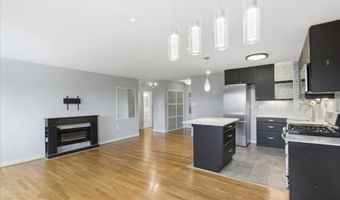 1300 S ARLINGTON RIDGE Rd 618, Arlington, VA 22202