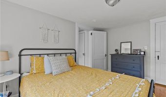 40 Webster St B, Newport, RI 02840