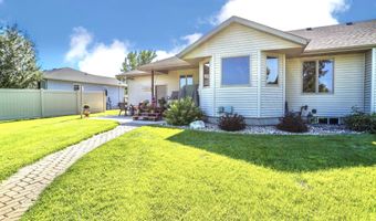 1702 Northview Ln, Aberdeen, SD 57401