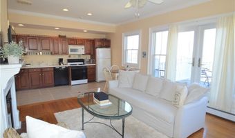 398 Wolcott Ave 4, Middletown, RI 02842