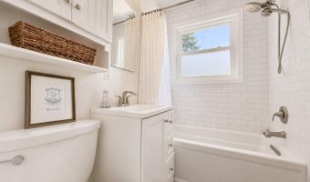 609 S HENRY St, Alexandria, VA 22314