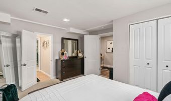 2504 WINDBREAK Dr, Alexandria, VA 22306