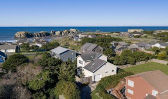 1240 NEWPORT Ave SW, Bandon, OR 97411