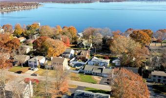 13 Cedar Dr, Bristol, RI 02809