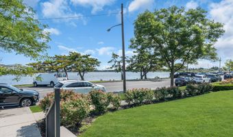302 Deal Lake Dr 19, Asbury Park, NJ 07712