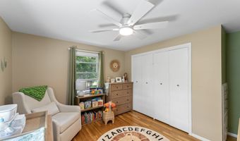 33 Ridgedale Rd, Bethel, CT 06801