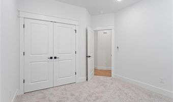 17 Westmorland Dr, Bella Vista, AR 72714