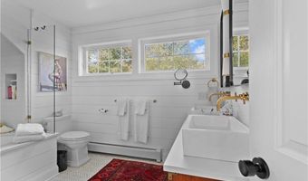 322 Indian Ave, Middletown, RI 02842
