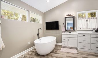 7160 River Valley Dr SE, Alto, MI 49302