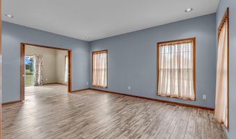 987 N 640 Rd, Baldwin City, KS 66006