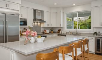 5872 Haleola St, Honolulu, HI 96821