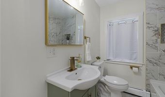 461 River Rd, Lincoln, RI 02865