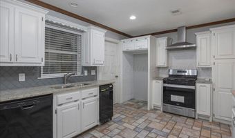 522 S SHORE Dr, Amarillo, TX 79118