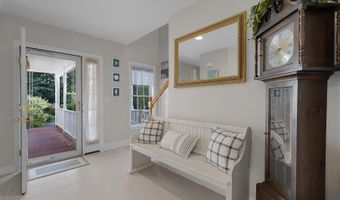 5 Sea Knoll Ct, Bourne, MA 02532