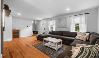 34 Crawley Falls Rd, Brentwood, NH 03833