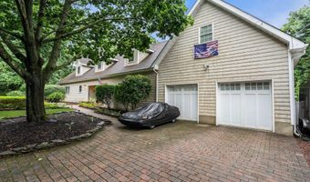266 Orchard Ave, Belford, NJ 07718