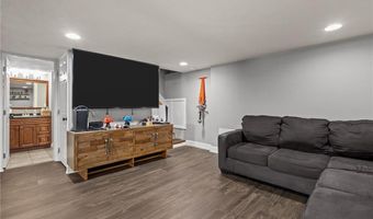 33 Fairhaven Rd, Cumberland, RI 02864