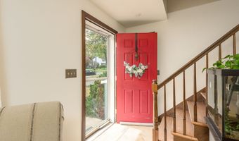 75 Village St, Bristol, CT 06010