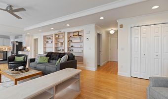 24 Pleasant St, Bangor, ME 04401