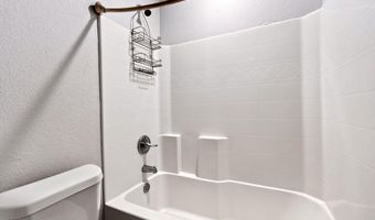 2154 Floyd Dr, Biloxi, MS 39531