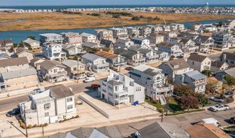 694 21st St, Avalon, NJ 08202