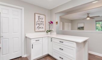 2900 Shipmaster Way #302, Annapolis, MD 21401