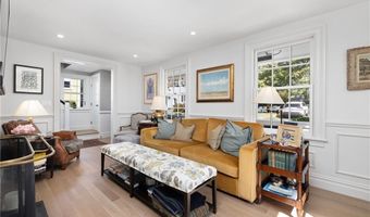 9 Anthony St, Newport, RI 02840