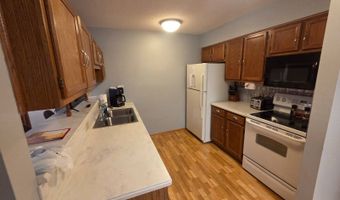 809 Maplehill Dr 5, Albert Lea, MN 56007