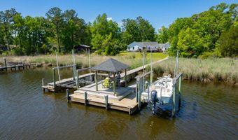 738 Dawson Creek Rd, Arapahoe, NC 28510