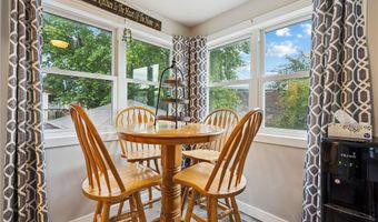 109 Park Ave, Anamosa, IA 52205