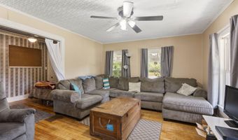 8 Cross St, Andover, ME 04216