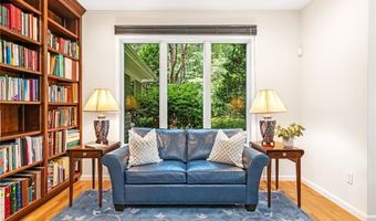 60 Pheasant Dr, East Greenwich, RI 02818