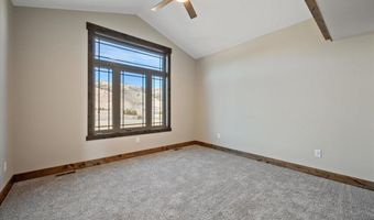 18 RAINBOW VALLEY LODGE Rd, Centennial, WY 82055