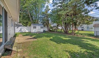 8 N AVON Dr, Claymont, DE 19703