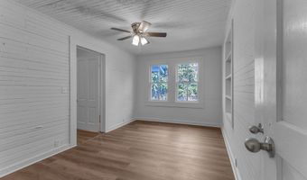 411 S Hutchinson Ave, Adel, GA 31620